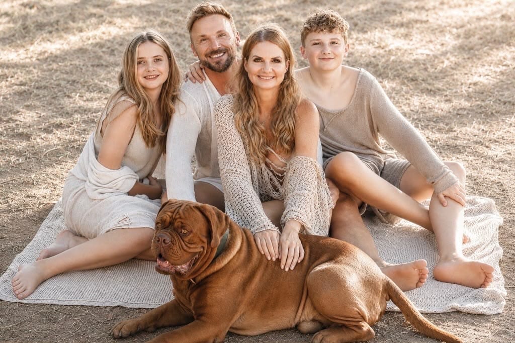 Moments that stay — family golden hour